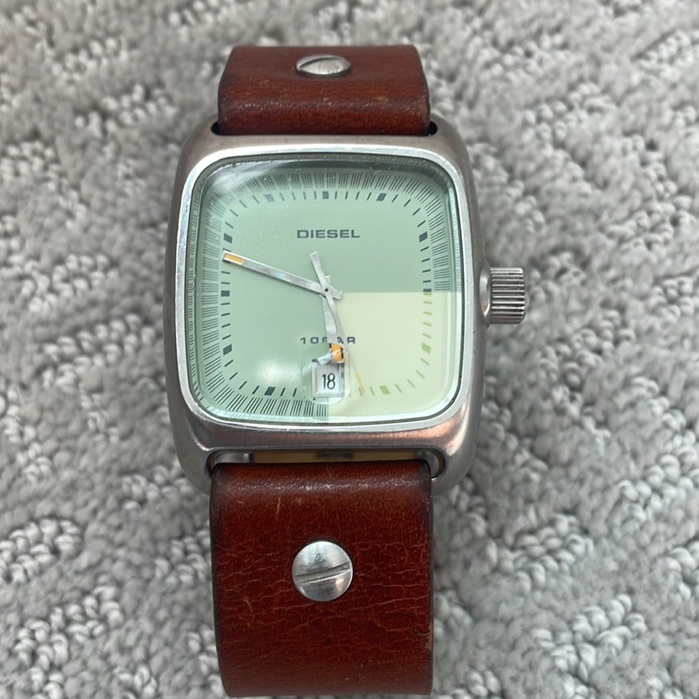 Diesel watch men’s brown leather band.